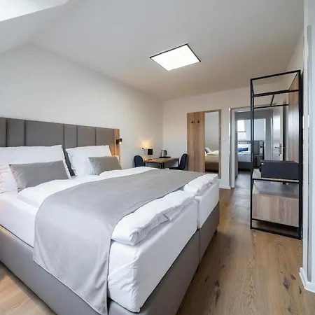 Family With 2 Bedrooms For Up To 4 People