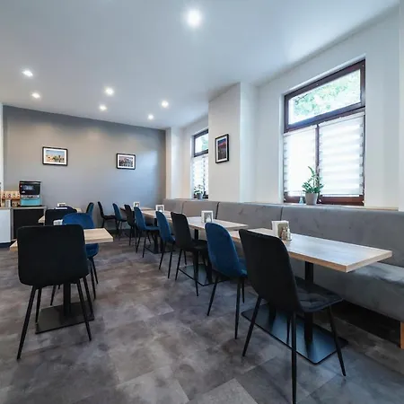 Family With 2 Bedrooms For Up To 4 People * Prag